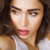 Как проходит операция по пересадке бровей?